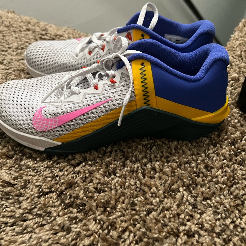 Women’s Nike shoes